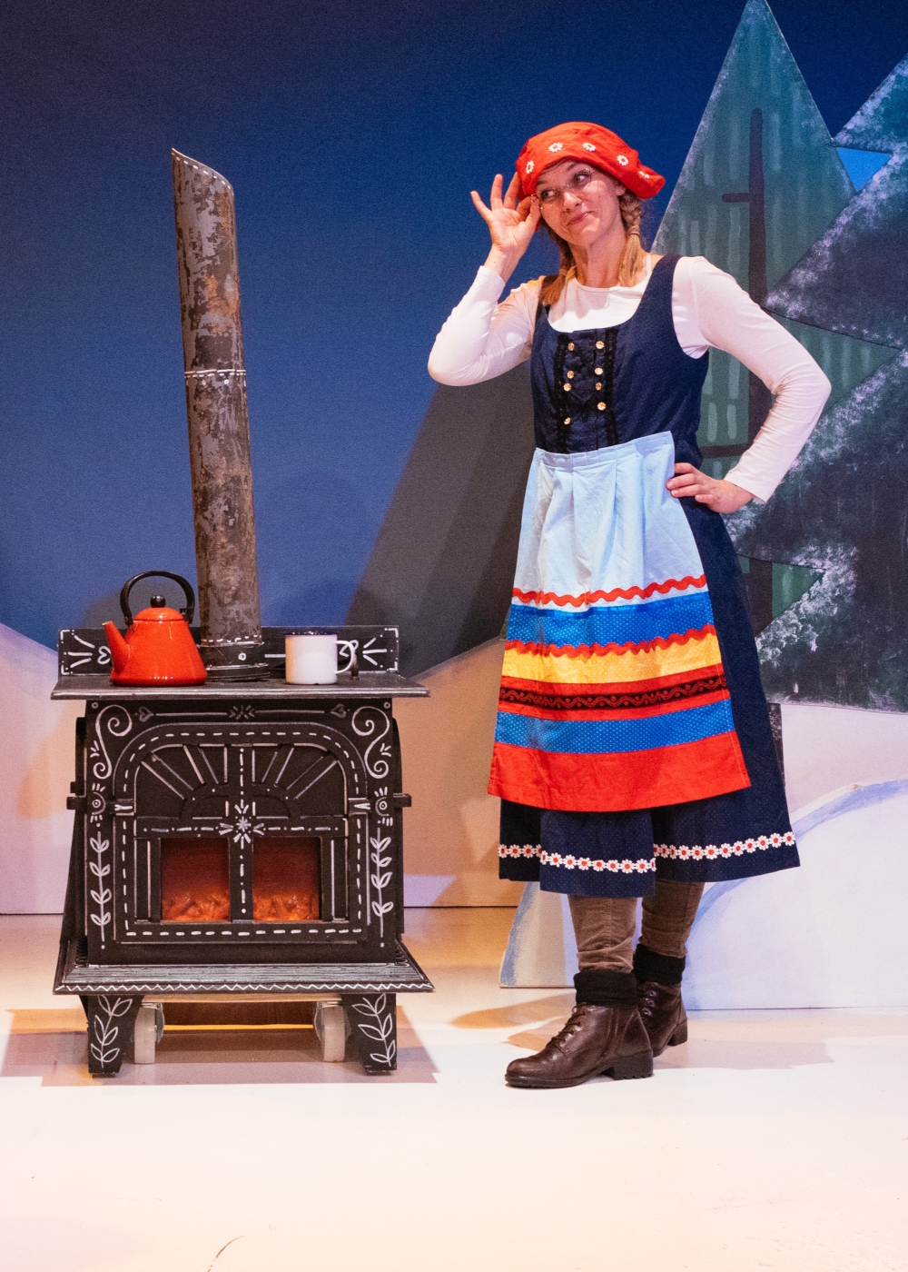 Little Robin Red Vest, Rachel Baynton - Set and Costume Designer, Filskit Theatre Company and Victoria Briggs, UK Tour